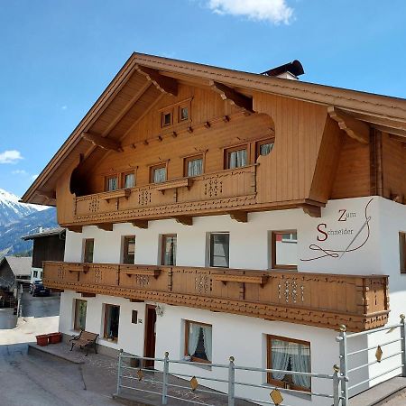 Bed and Breakfast Zum Schneider Finkenberg Exterior foto