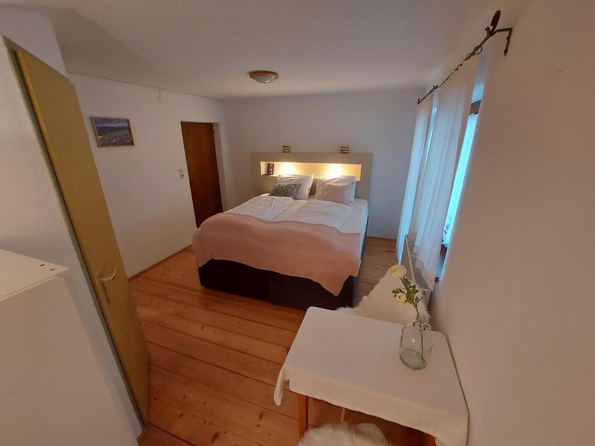 Bed and Breakfast Zum Schneider Finkenberg Exterior foto