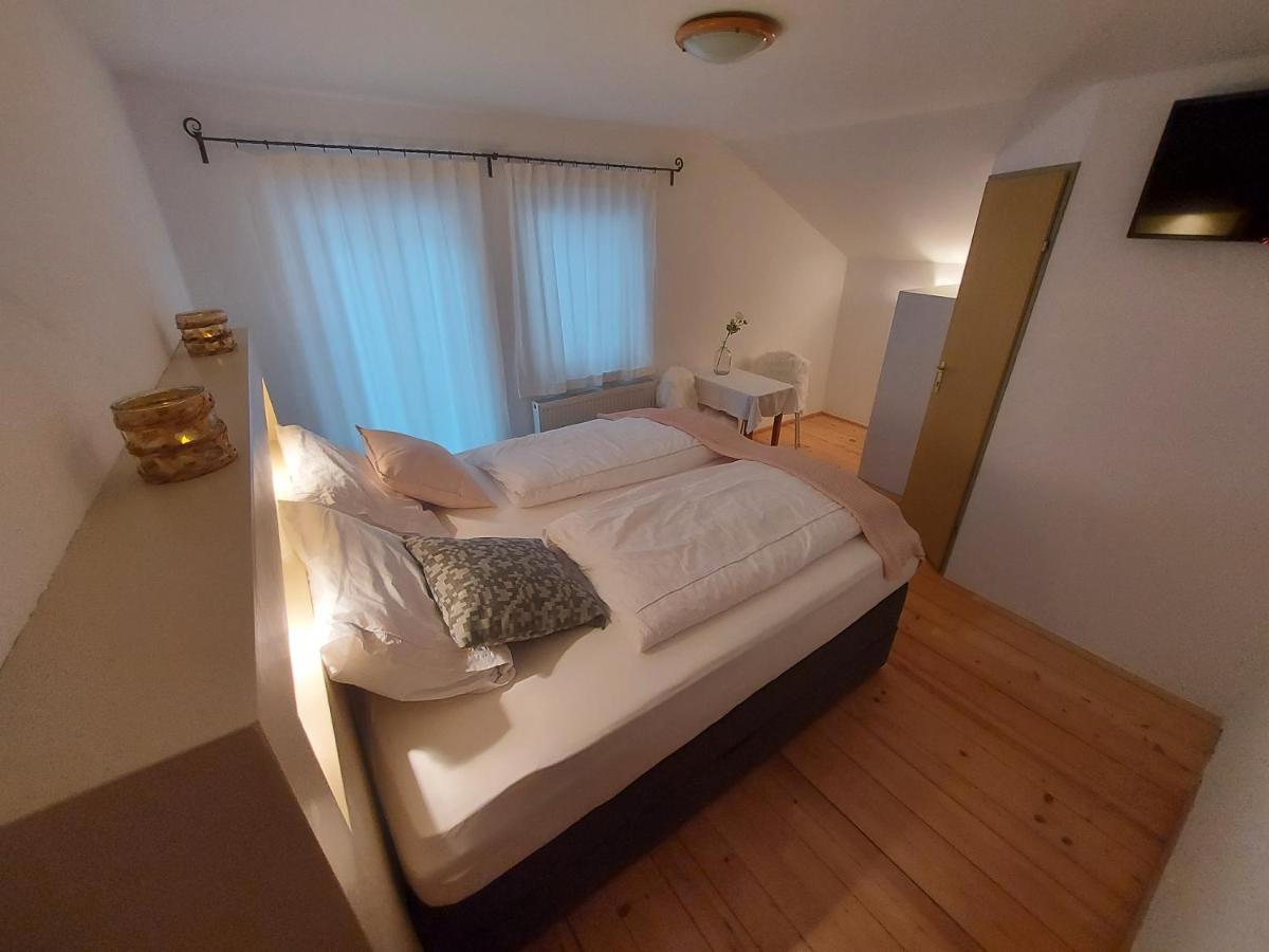 Bed and Breakfast Zum Schneider Finkenberg Exterior foto