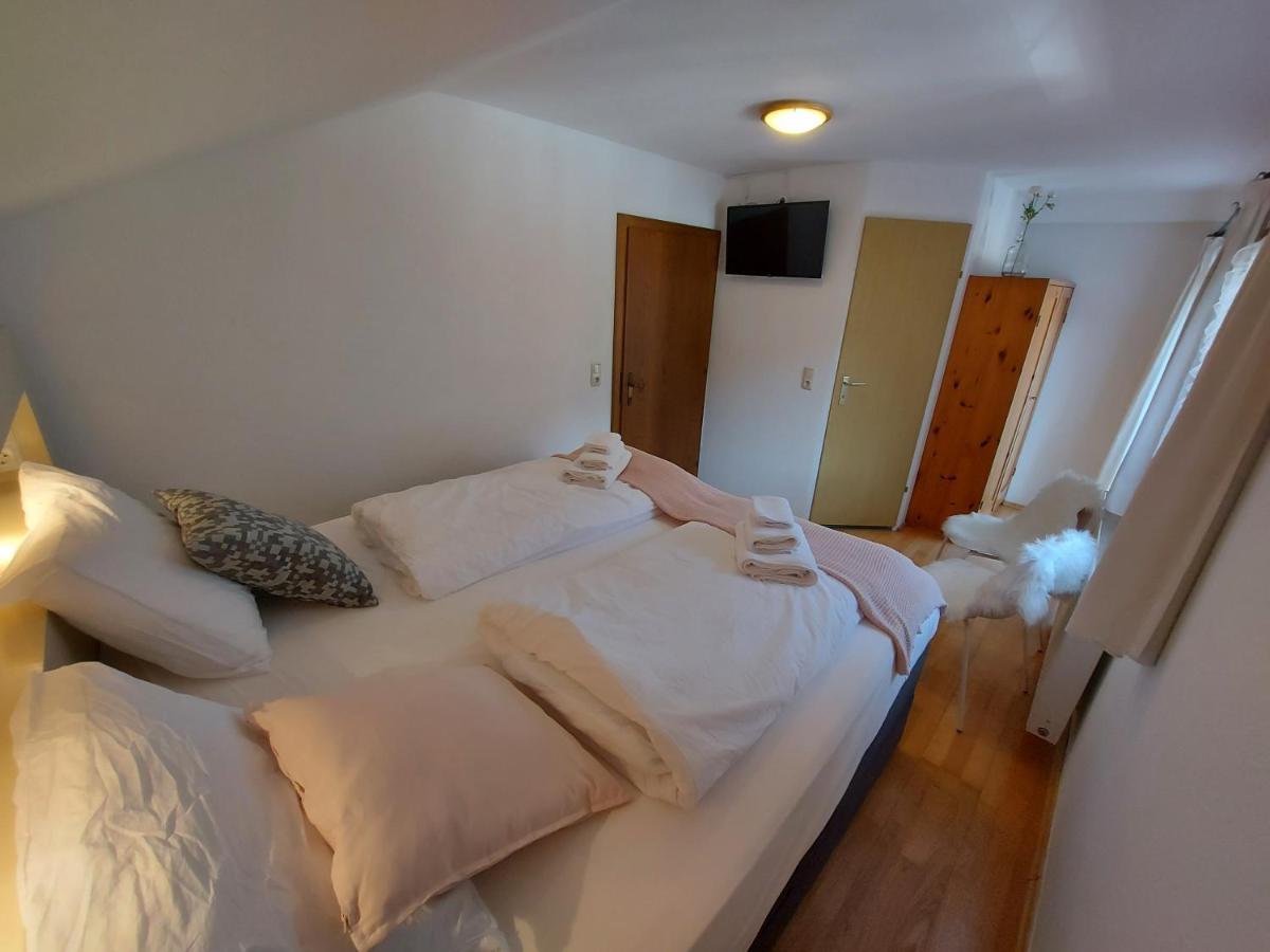 Bed and Breakfast Zum Schneider Finkenberg Exterior foto