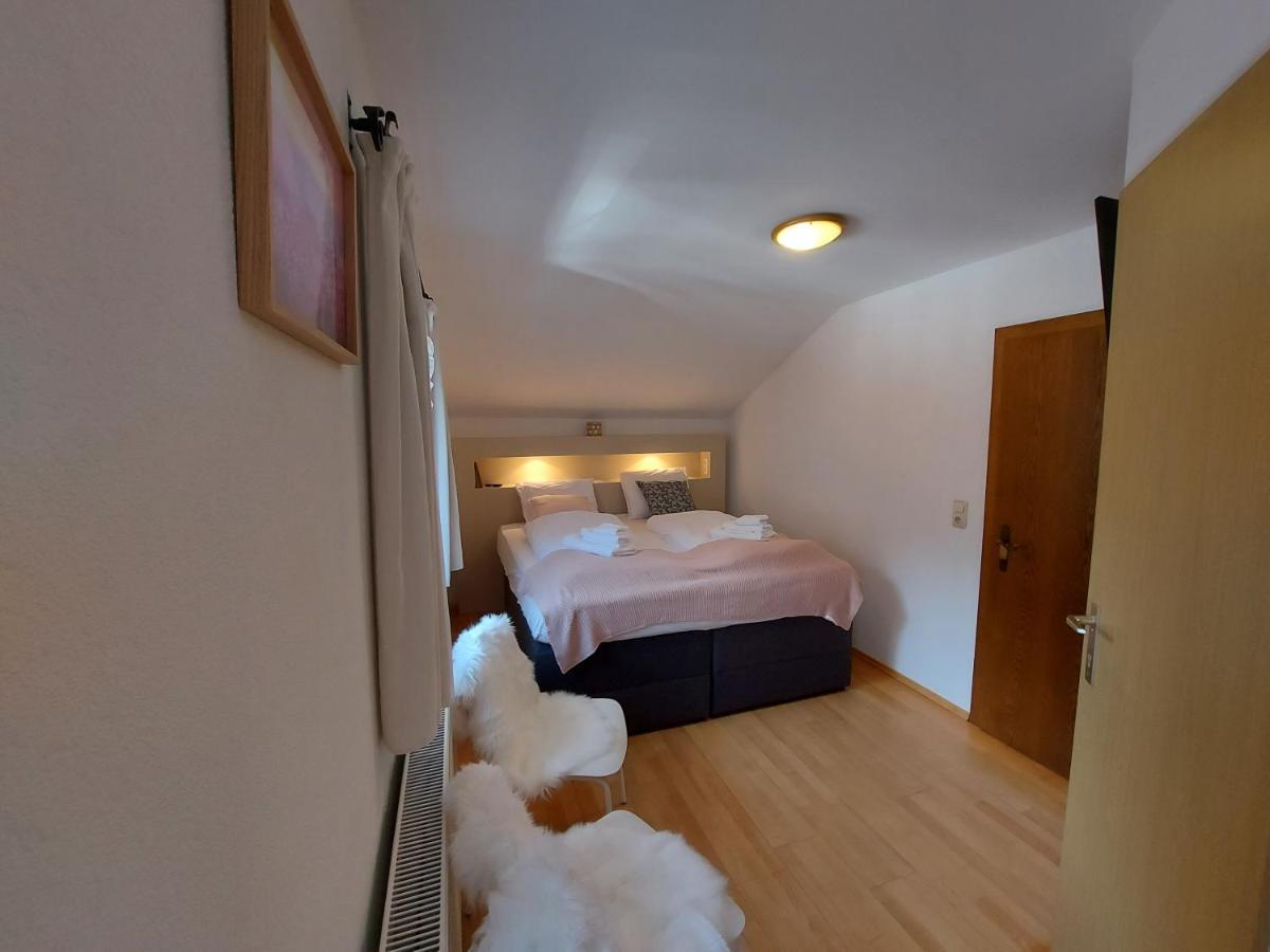 Bed and Breakfast Zum Schneider Finkenberg Exterior foto