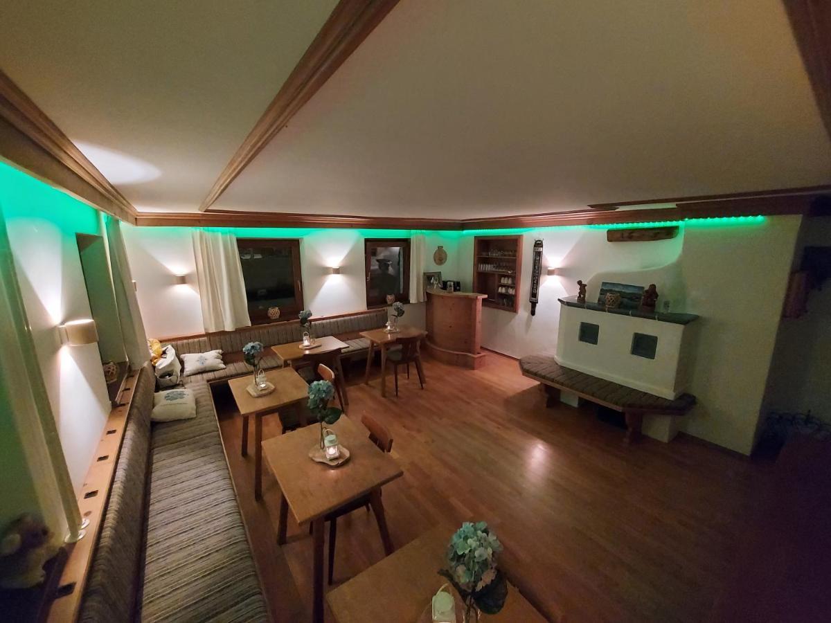 Bed and Breakfast Zum Schneider Finkenberg Exterior foto