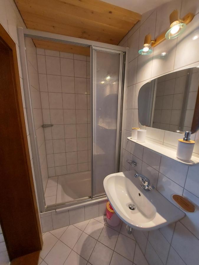 Bed and Breakfast Zum Schneider Finkenberg Exterior foto