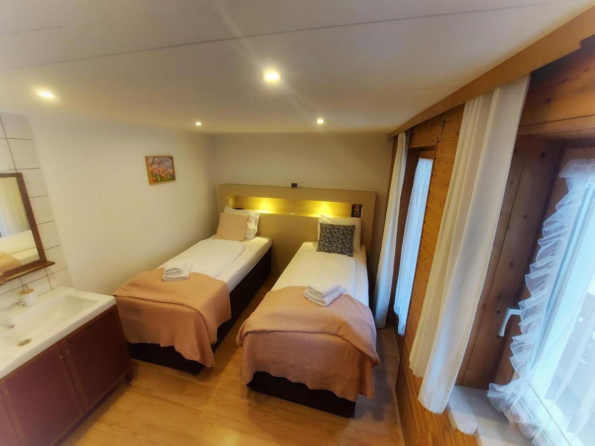 Bed and Breakfast Zum Schneider Finkenberg Exterior foto