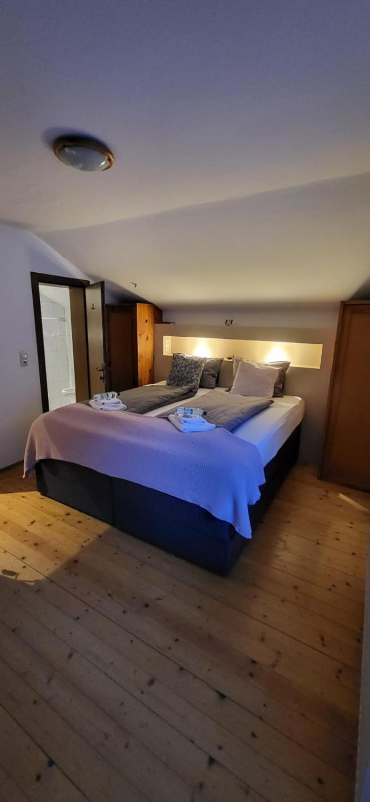 Bed and Breakfast Zum Schneider Finkenberg Exterior foto