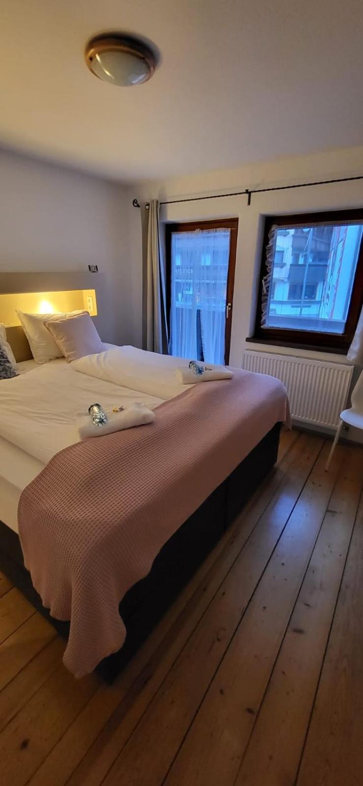 Bed and Breakfast Zum Schneider Finkenberg Exterior foto